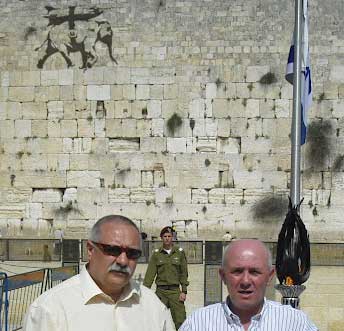 Banksy-Tags-western-wall