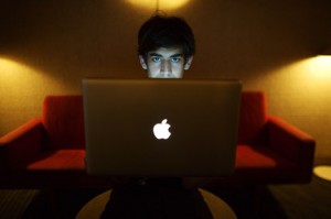 Aaron Swartz killed himself after the sudden realization he was a "macfag."